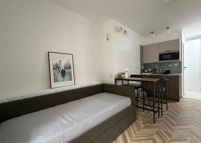 M89 Deluxe Blisko Dworca Glownego